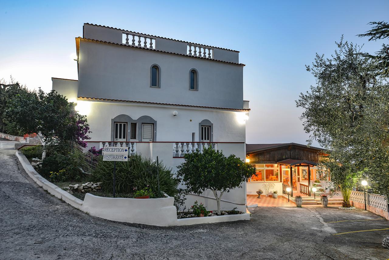 Albergo Godenizzo Peschici Exteriér fotografie