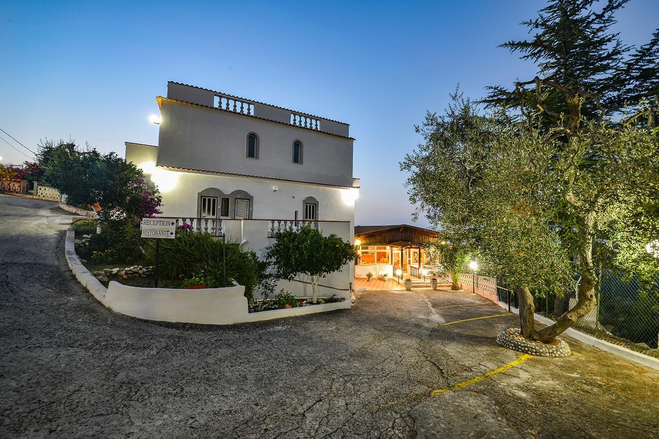 Albergo Godenizzo Peschici Exteriér fotografie